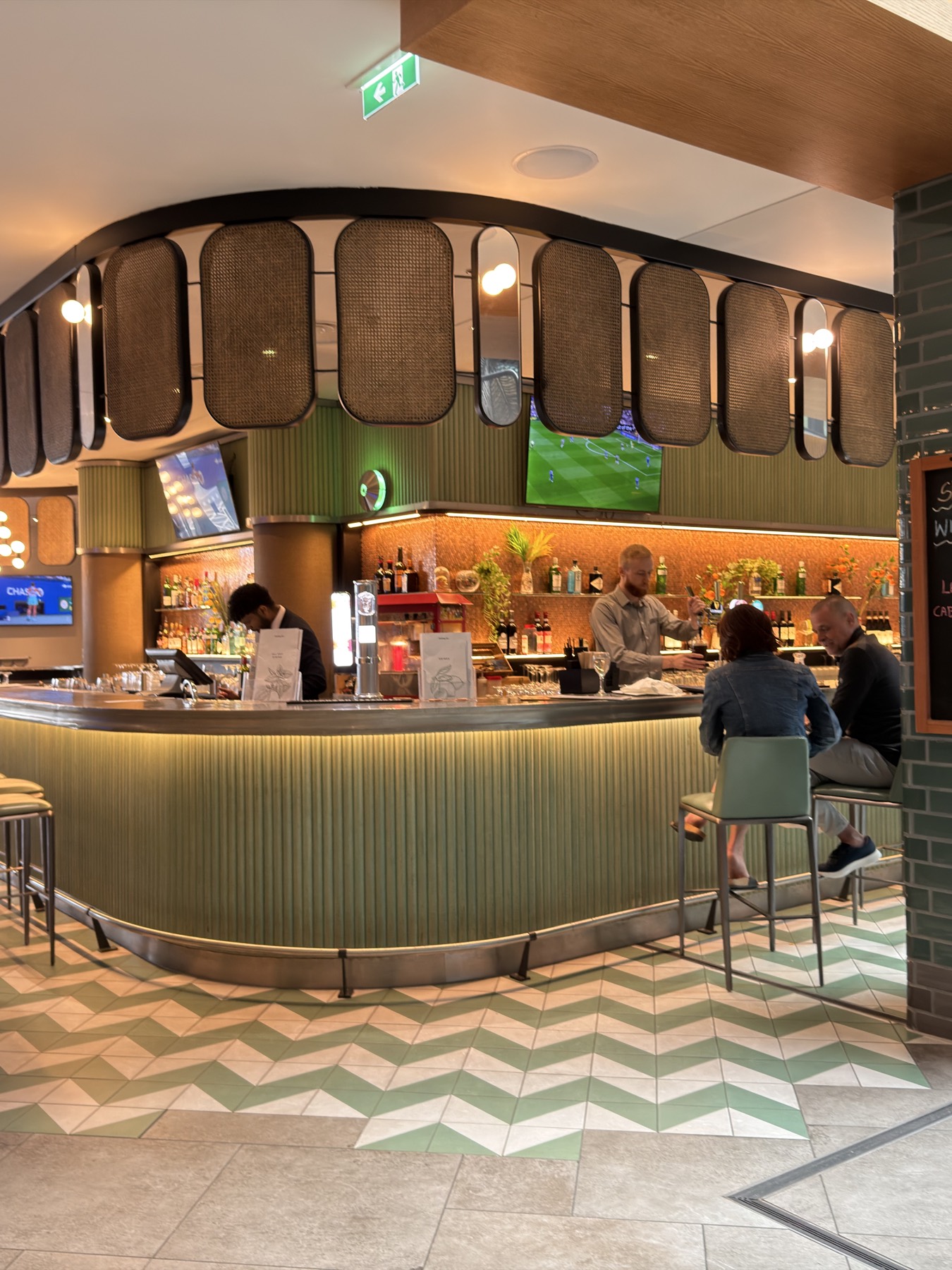 Holiday Inn London - Heathrow Bath Road by IHG