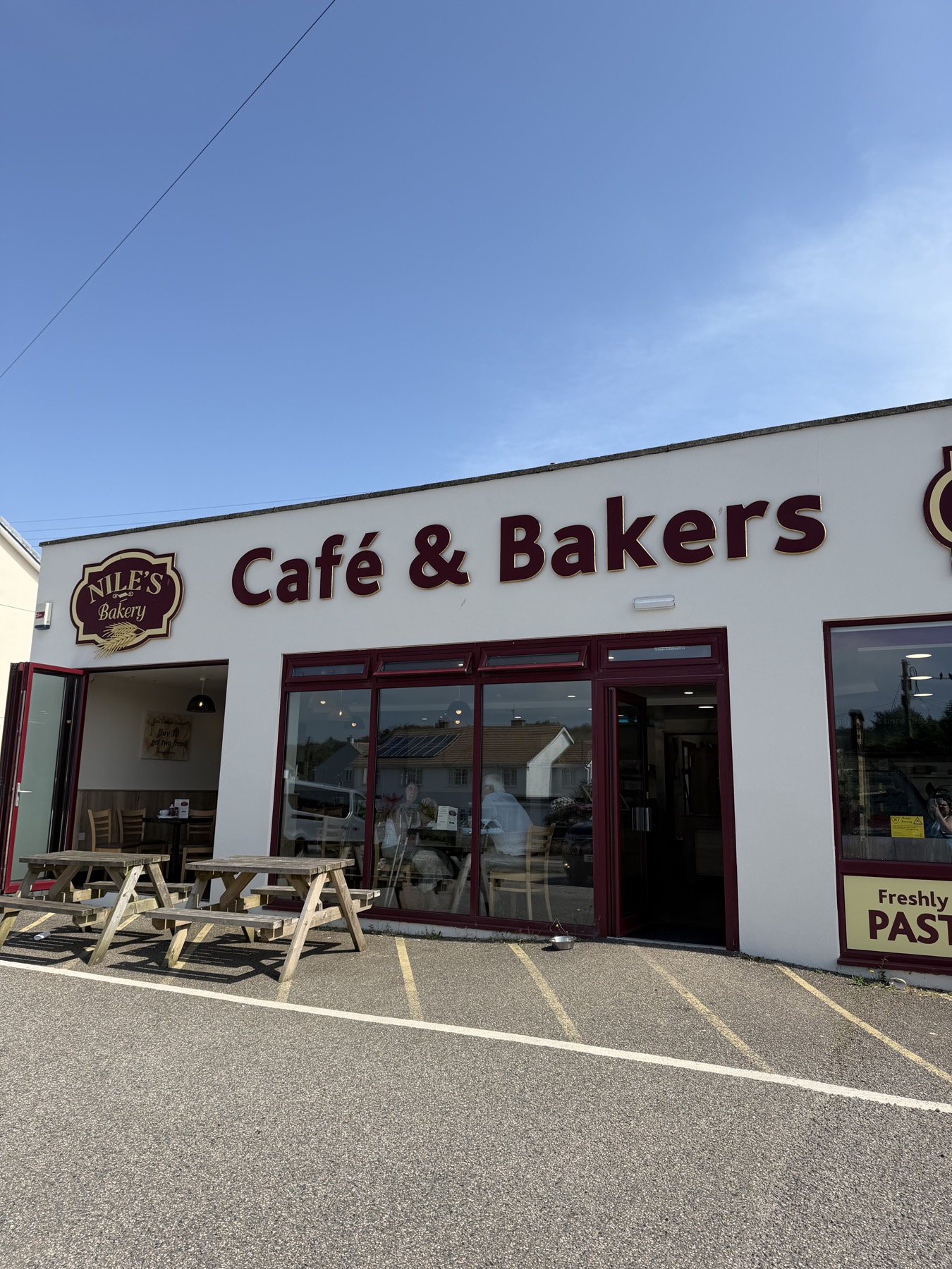 Nile's Cafe & Bakery